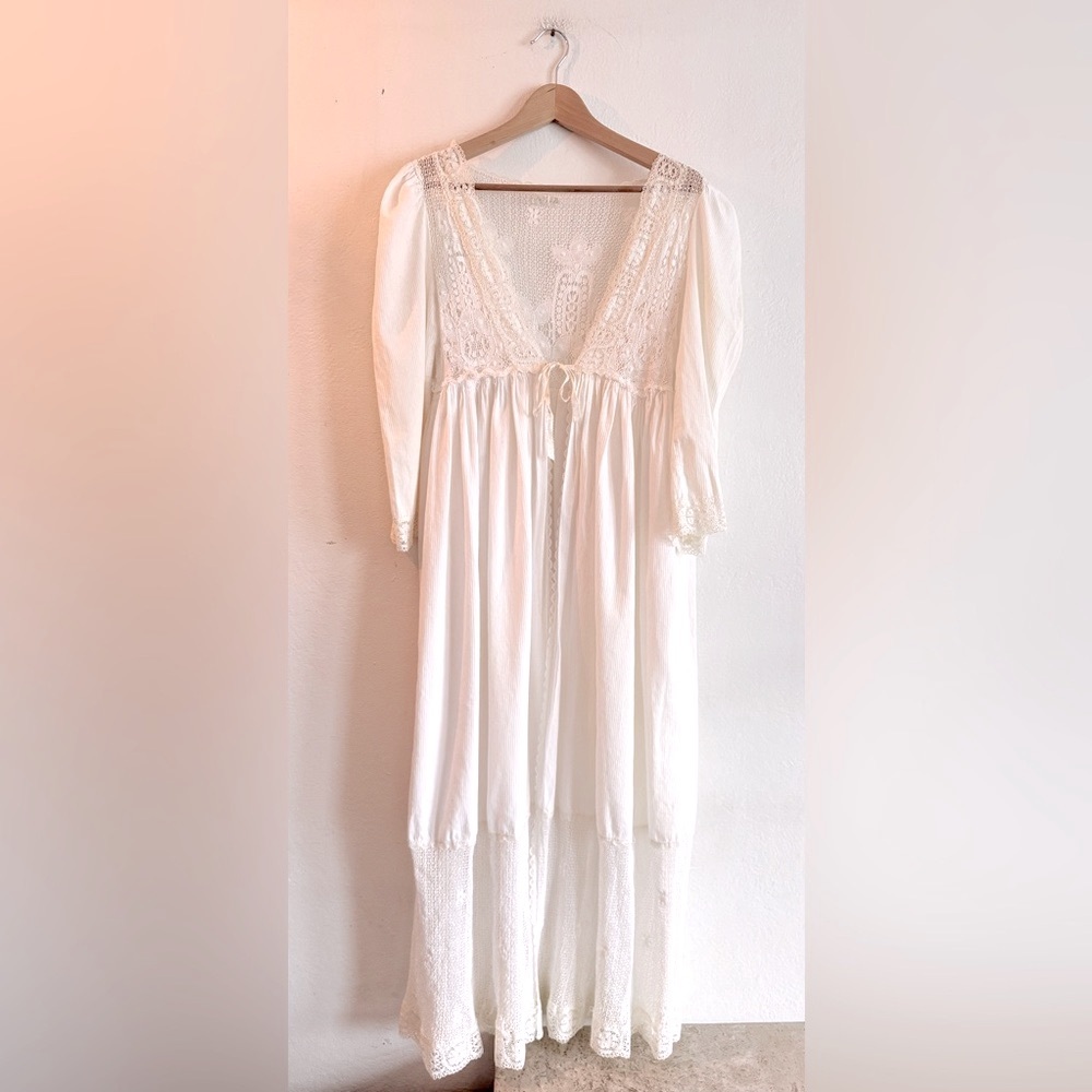 REVERIE Lace Trimmed Tie Front Duster Robe